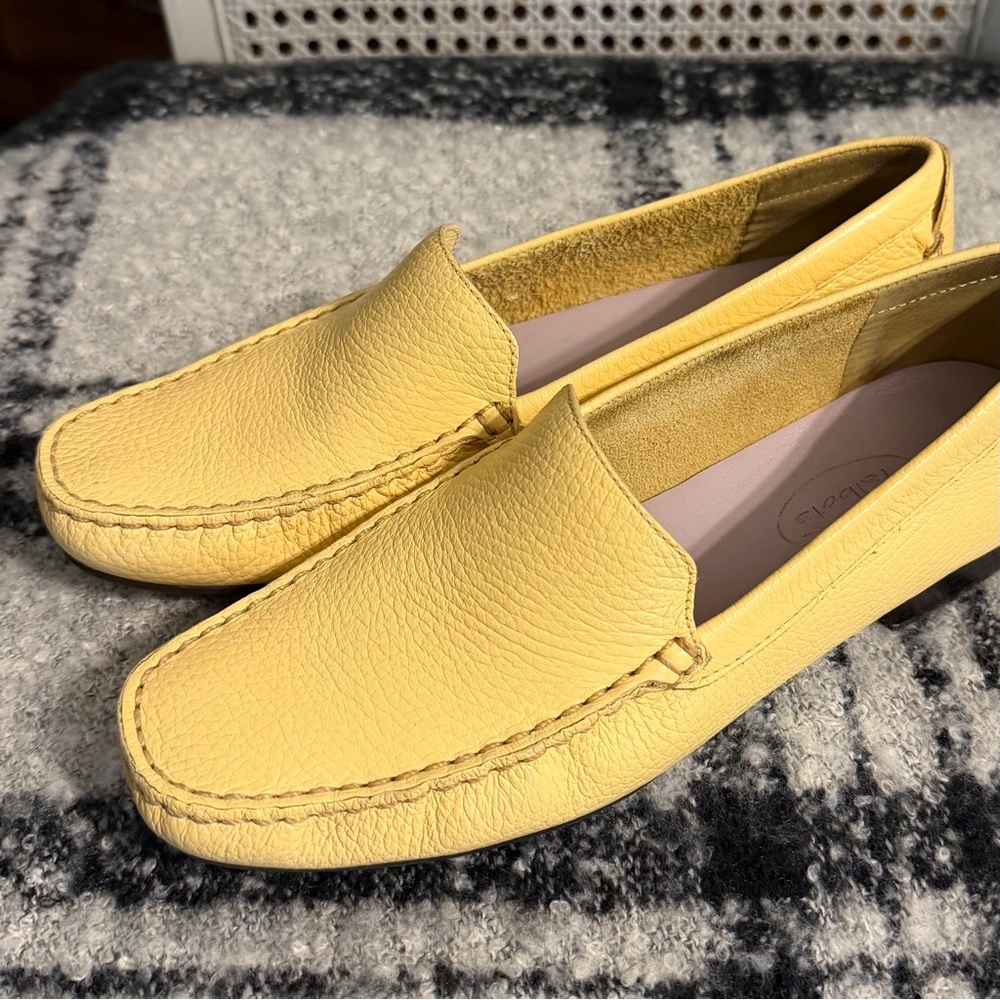 Talbots Women’s Sun Valley Yellow Leather Stitched Loafers Ashton5 Size 7N w/Box